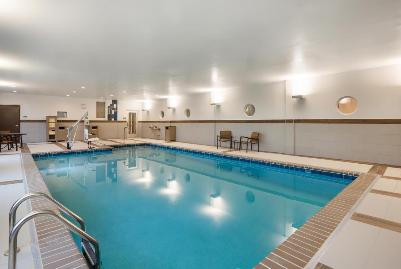 Hyatt Place Hampton Convention Center Екстер'єр фото