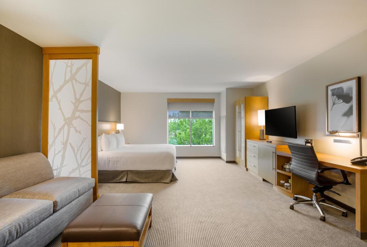 Hyatt Place Hampton Convention Center Екстер'єр фото
