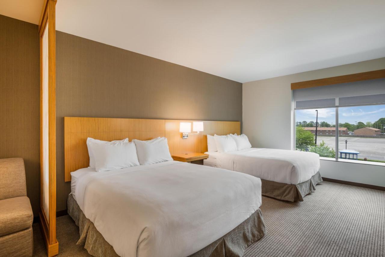 Hyatt Place Hampton Convention Center Екстер'єр фото