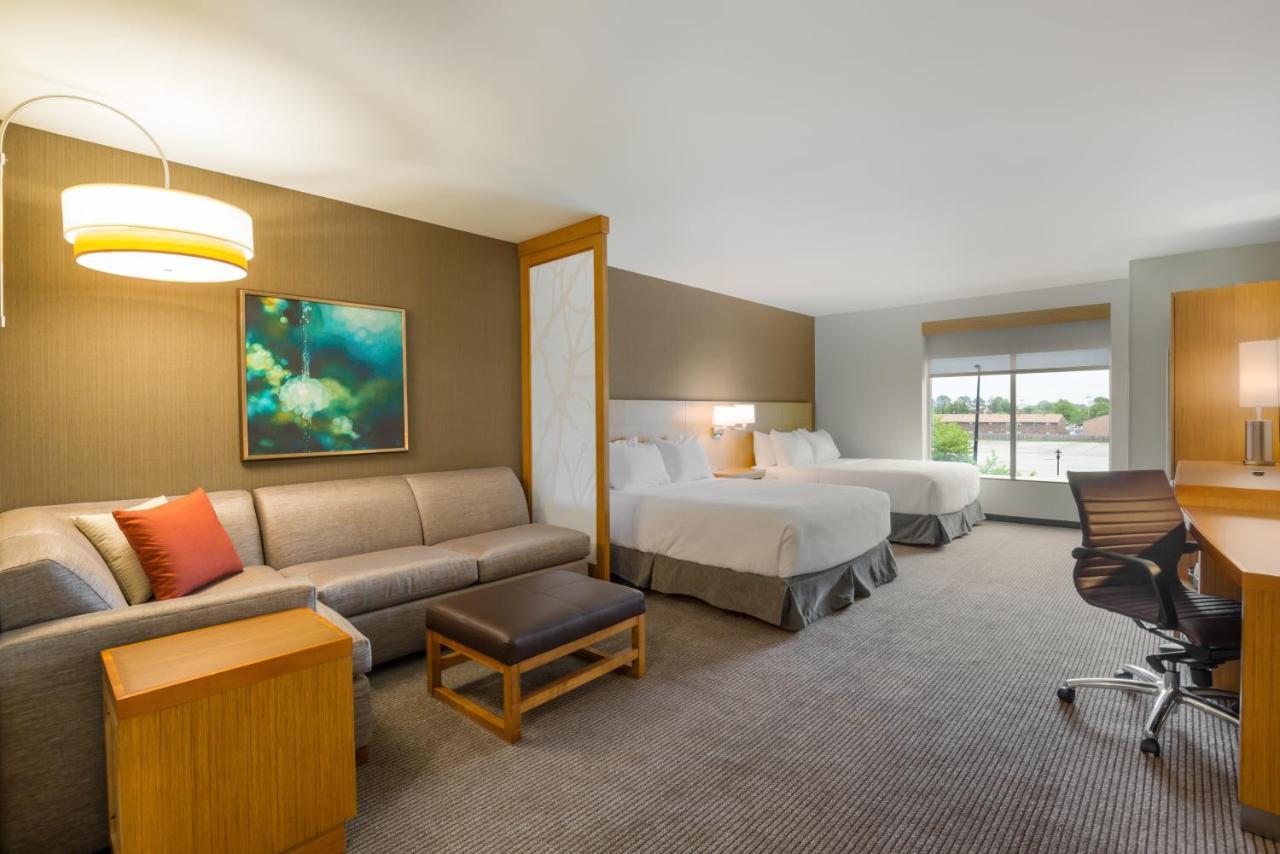 Hyatt Place Hampton Convention Center Екстер'єр фото